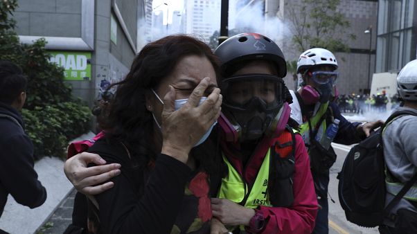 La policía dispersa una manifestacion en Honk Kong La policía dispersa una manifestacion en Honk Kong