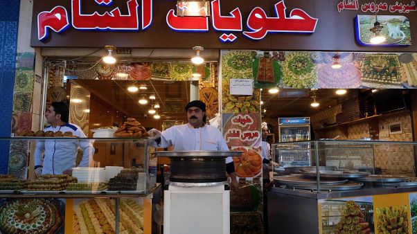 شاهد: لاجئون سوريون غيّروا الأذواق والعادات في كردستان العراق شاهد: لاجئون سوريون غيّروا الأذواق والعادات في كردستان العراق
