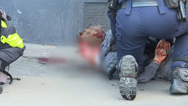 Gewalt bei Gelbwesten-Demo: Ermittlungen gegen Polizisten Gewalt bei Gelbwesten-Demo: Ermittlungen gegen Polizisten