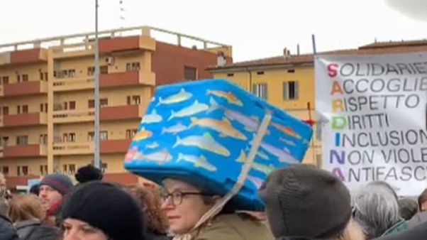Olaszország: szardíniák az olasz szélsőjobb ellen Olaszország: szardíniák az olasz szélsőjobb ellen