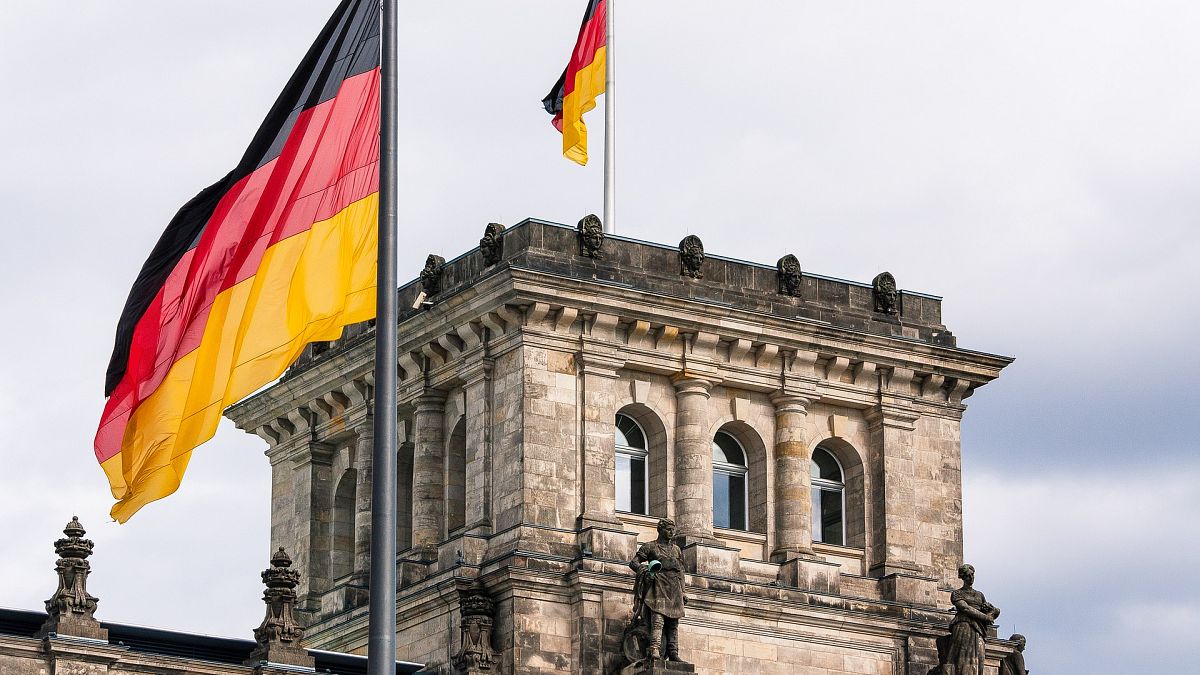 القضاء الألماني يبدأ محاكمة مترجم للجيش متهم بالتجسس لصالح إيران
