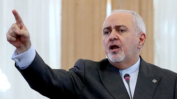 İsviçre Cevat Zarif'in Davos zirvesine katılımını iptal etti İsviçre Cevat Zarif'in Davos zirvesine katılımını iptal etti