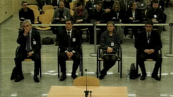 Spagna: agenti della Polizia catalana a processo Spagna: agenti della Polizia catalana a processo