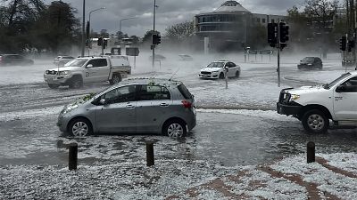 Riesige Hagelkörner in Canberra: Verbeulte Autos, beschädigte Gebäude