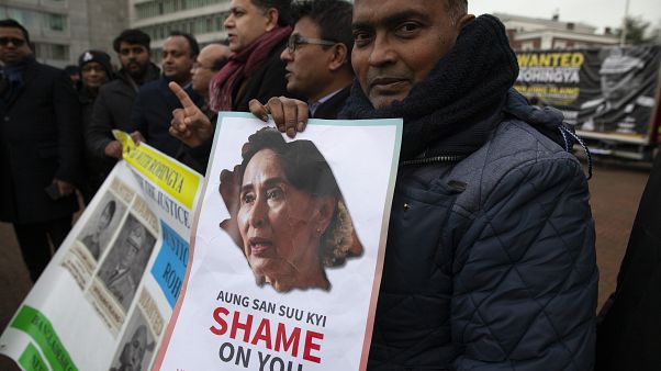 Myanmar: 'Arakanlı Müslümanların hedef olduğu şiddet soykırım değil savaş suçu' Myanmar: 'Arakanlı Müslümanların hedef olduğu şiddet soykırım değil savaş suçu'