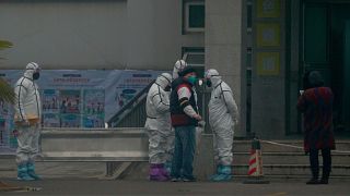 نزدیک به ۳۰۰ نفر در چین به ویروس اسرار آمیز مبتلا شدند