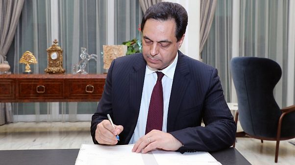 Lübnan'da Hassan Diyab başbakanlığında yeni hükümet kuruldu Lübnan'da Hassan Diyab başbakanlığında yeni hükümet kuruldu