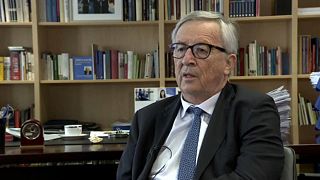 "Es un escándalo", afirma Juncker sobre la situación de los niños refugiados en Grecia
