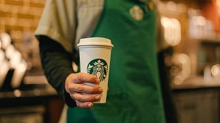 Starbucks, 2030 yılına kadar karbon emisyonunu yarıya düşürmeyi hedefliyor