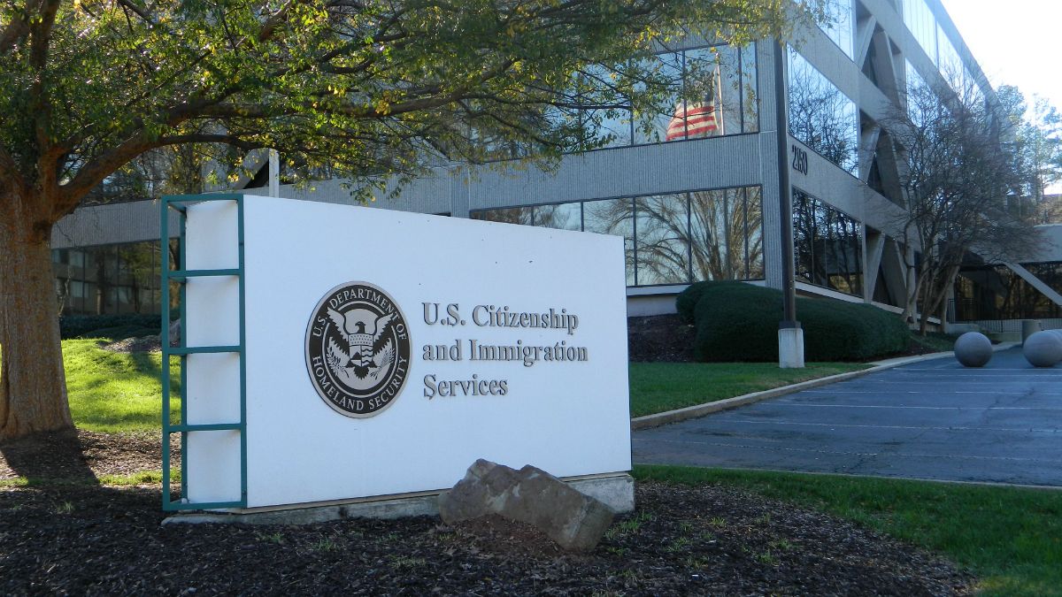 اداره خدمات شهروندی و مهاجرت آمریکا