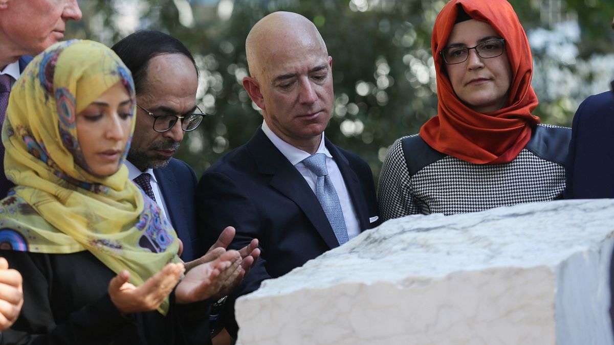 İş adamı Jeff Bezos, öldürülen gazeteci Kaşıkçı için İstanbul'da düzenlenen anma törenine katıldı