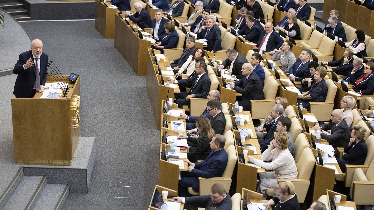 النواب الروس يوافقون في قراءة أولى على التعديلات الدستورية التي طرحها بوتين