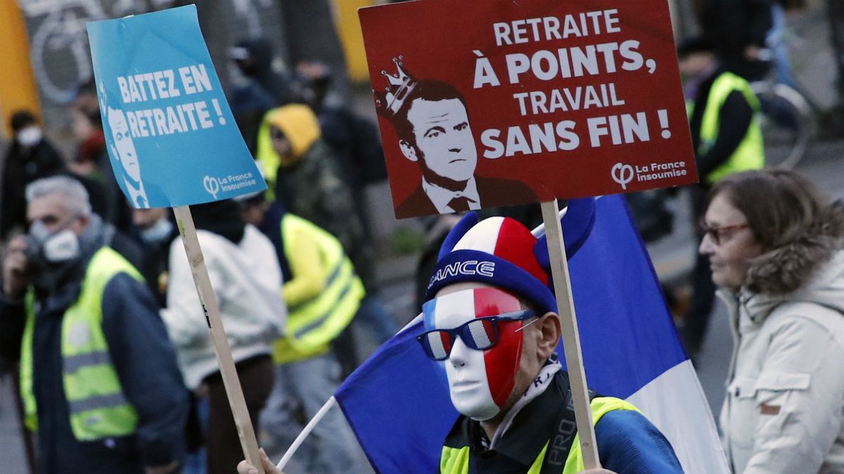 Milhares de franceses mantém a luta contra o regime de pensões por pontos