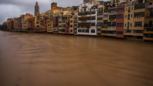 مصرع سبعة أشخاص وفقدان آخرين بسبب عاصفة اجتاحت إسبانيا مصرع سبعة أشخاص وفقدان آخرين بسبب عاصفة اجتاحت إسبانيا