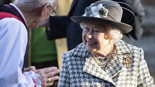 Kraliçe Elizabeth İngiltere'yi AB'den çıkaracak Brexit tasarısını onayladı