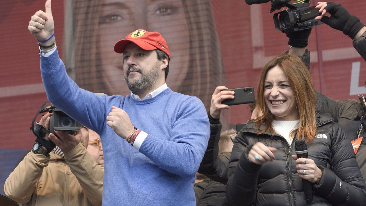 İtalya'da Tunuslu aileye 'Siz uyuşturucu mu satıyorsunuz' diye soran Salvini'ye tepki