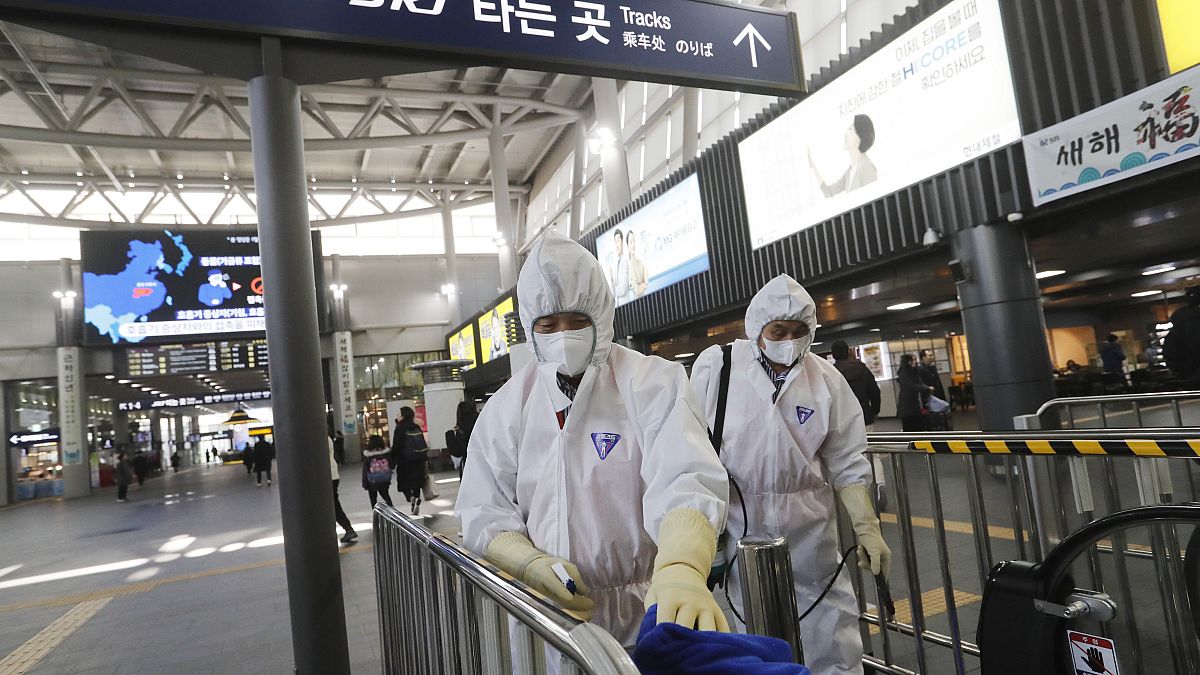 ارتفاع حصيلة الوفيات والإصابات جراء فيروس كورونا الجديد في الصين 