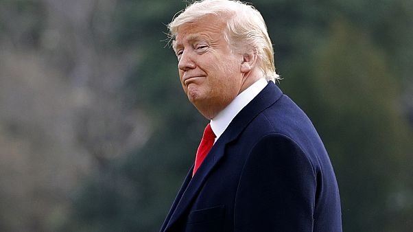 مجلس الشيوخ يتحول إلى "مدرسة للمشاغبين".. نوم ولعب وخروقات أثناء محاكمة ترامب مجلس الشيوخ يتحول إلى "مدرسة للمشاغبين".. نوم ولعب وخروقات أثناء محاكمة ترامب