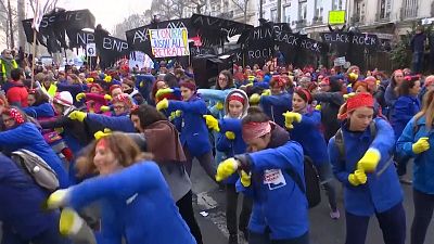 ویدئو؛ پاریس بار دیگر صحنه تظاهرات مخالفان دولت ماکرون بود 