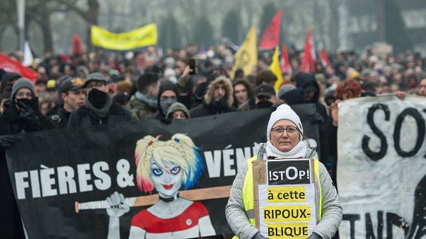 تواصل المظاهرات في فرنسا ضد إصلاح قانون التقاعد تواصل المظاهرات في فرنسا ضد إصلاح قانون التقاعد