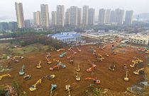 شیوع ویروس کرونا؛ چین طی ۱۰ روز یک بیمارستان هزار تختخوابی می‌سازد