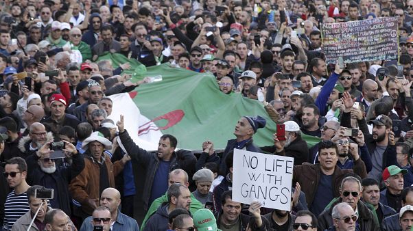 الحراك الشعبي في جمعته الـ 49 الحراك الشعبي في جمعته الـ 49