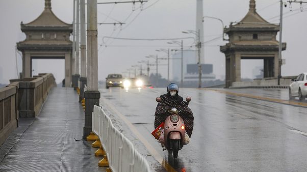 Врачи со всего Китая едут помогать Ухани Врачи со всего Китая едут помогать Ухани