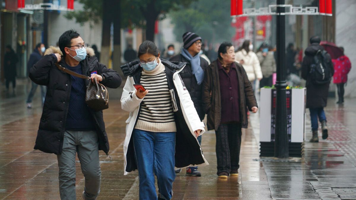 شیوع ویروس کرونا در چین؛ شمار قربانیان به ۵۶ نفر رسید