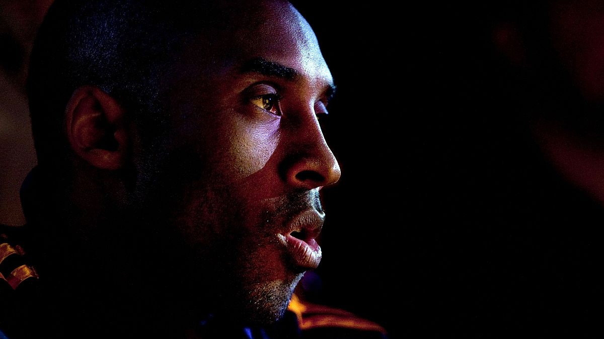 NBA yıldızı Kobe Bryant helikopter kazasında hayatını kaybetti 