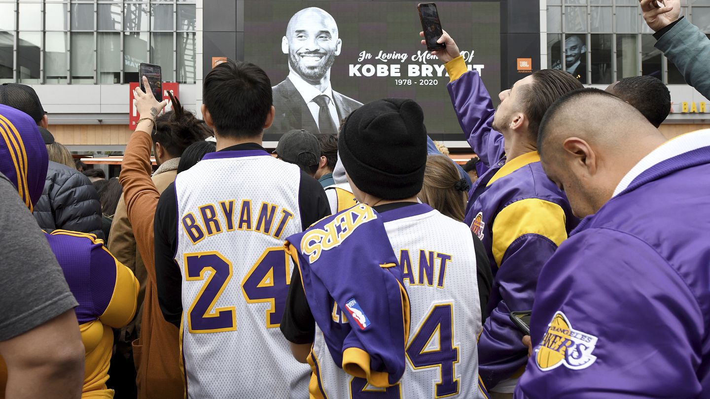 Kobe Bryant morre num acidente de helicóptero. Há 9 vítimas