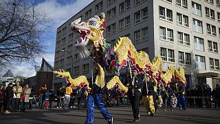Paris Belediyesi, koronavirüs nedeniyle kentteki Çin yeni yılı kutlamalarını iptal etti