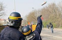 فرانسه به عنوان آخرین کشور اروپایی کاربرد نارنجک ضد شورش را ممنوع می‌کند