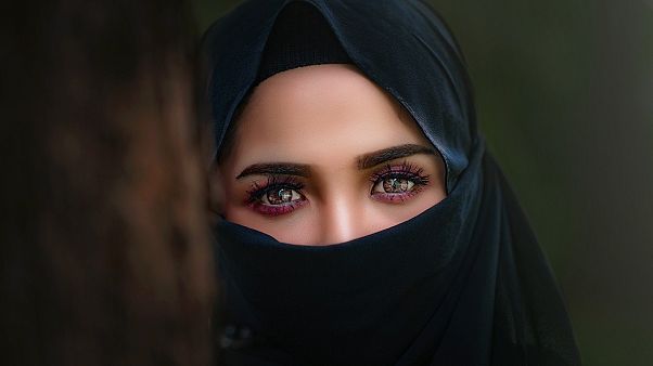 حظر ارتداء النقاب على عضوات هيئة التدريس بجامعة القاهرة حظر ارتداء النقاب على عضوات هيئة التدريس بجامعة القاهرة