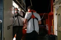 Nuevos rescates aumentan a 419 los migrantes que esperan para desembarcar en un puerto seguro