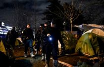 Desalojo de más de 1.400 migrantes de un campamento ilegal en París