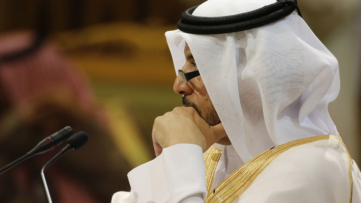 رئيس الوزراء القطري عبد الله بن ناصر بن خليفة آل ثاني يحضر القمة الأربعين لمجلس التعاون الخليجي في الرياض بالمملكة العربية السعودية