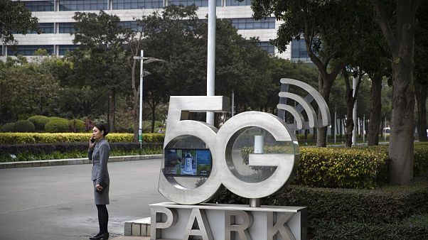 Johnson permite a Huawei desarrollar la red 5G en el Reino Unido Johnson permite a Huawei desarrollar la red 5G en el Reino Unido