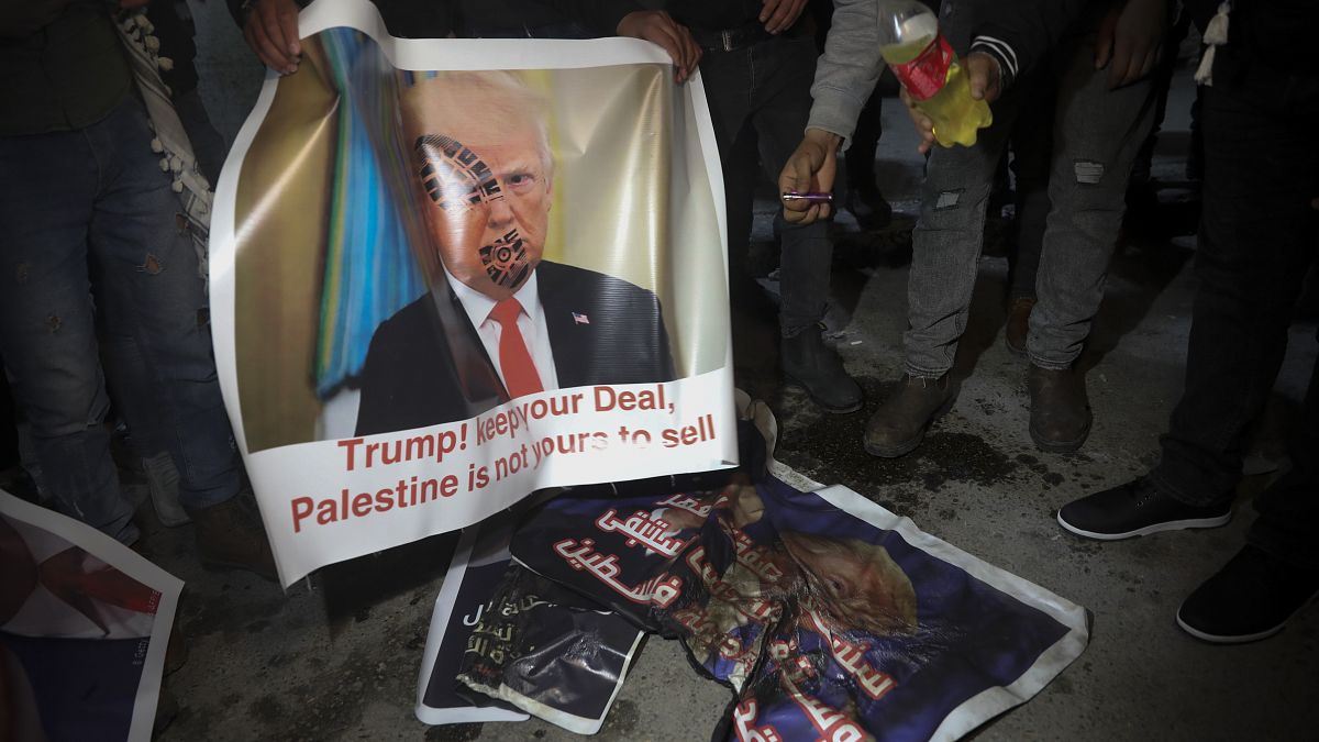 Palestinianos rejeitam plano de paz de Trump