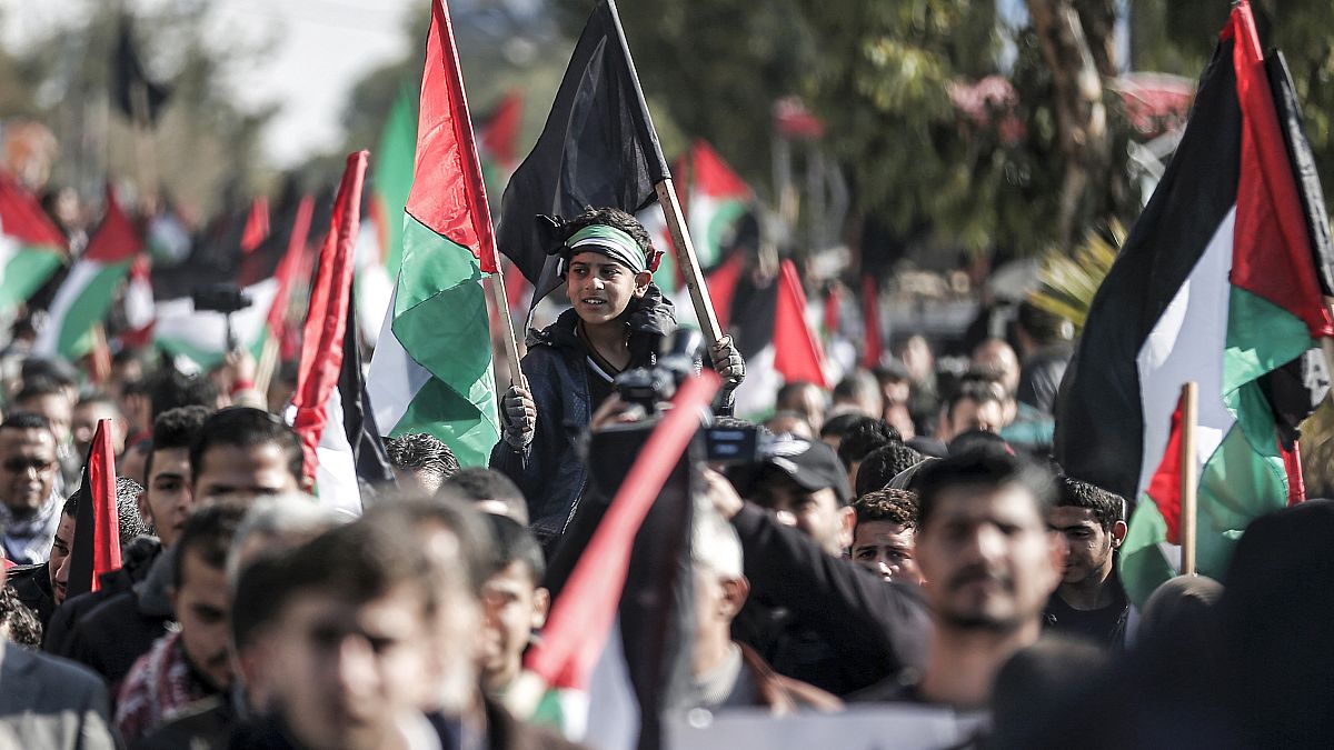 إصابة 22 فلسطينيا في الضفة الغربية خلال تظاهرات ضد خطة ترامب