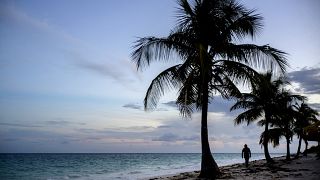 Airbnb Bahamalar'da Dorian Kasırgası'nın yaralarını saracak 5 gönüllü arıyor