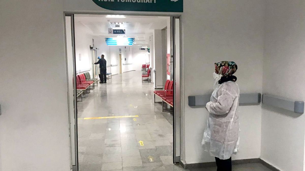 Aksaray'da tedbiren hastaneye kaldırılan 10'u Çinli 12 kişi taburcu edildi       
