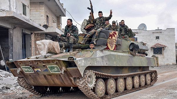 Un char de l'armée syrienne dans la périphérie de Maaret al-Numan, dans le nord-ouest de la Syrie, le 28 janvier 2020. Un char de l'armée syrienne dans la périphérie de Maaret al-Numan, dans le nord-ouest de la Syrie, le 28 janvier 2020.