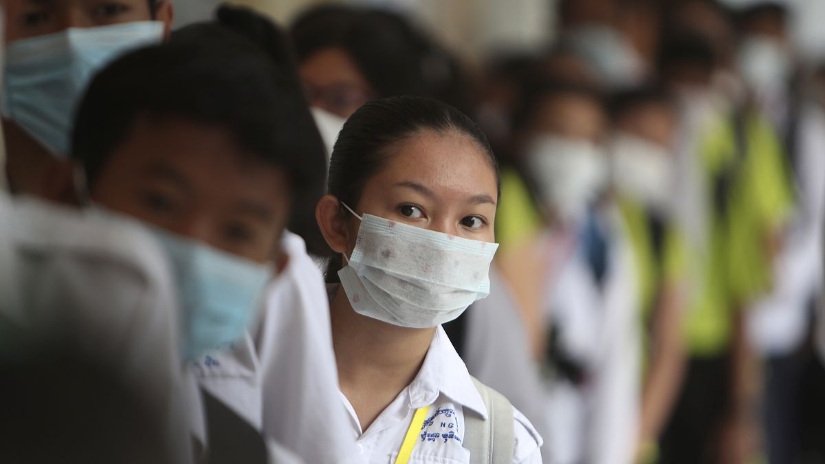 ویروس کرونا به امارات رسید؛ ۱۳۲ فوتی در چین