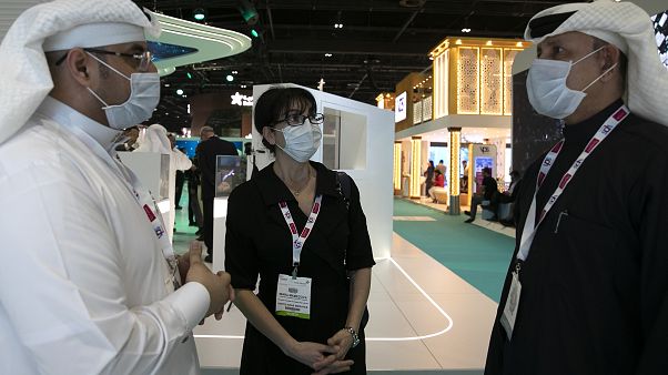 الإمارات تعلن أول إصابة بفيروس كورونا الجديد الإمارات تعلن أول إصابة بفيروس كورونا الجديد