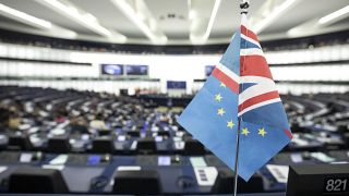 Флаги Великобритании и ЕС в Европарламенте.