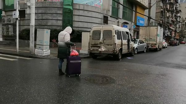 Fußballtrainer in Wuhan hoffen auf Ausreise: "Wir haben Angst" Fußballtrainer in Wuhan hoffen auf Ausreise: "Wir haben Angst"