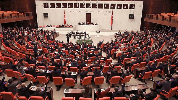 TBMM'de AK Parti ve CHP arasında 'deprem vergisi' polemiği TBMM'de AK Parti ve CHP arasında 'deprem vergisi' polemiği