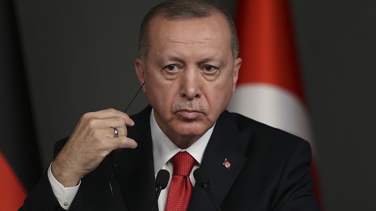 إردوغان يتهم روسيا بعدم احترام الاتفاقات المبرمة مع تركيا
