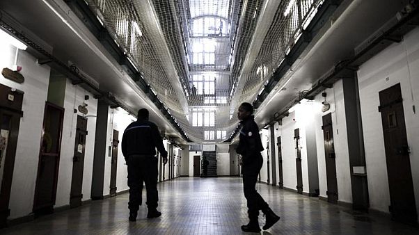 AİHM hapishanelerin aşırı dolu olması nedeniyle Fransa'yı mahkum etti AİHM hapishanelerin aşırı dolu olması nedeniyle Fransa'yı mahkum etti