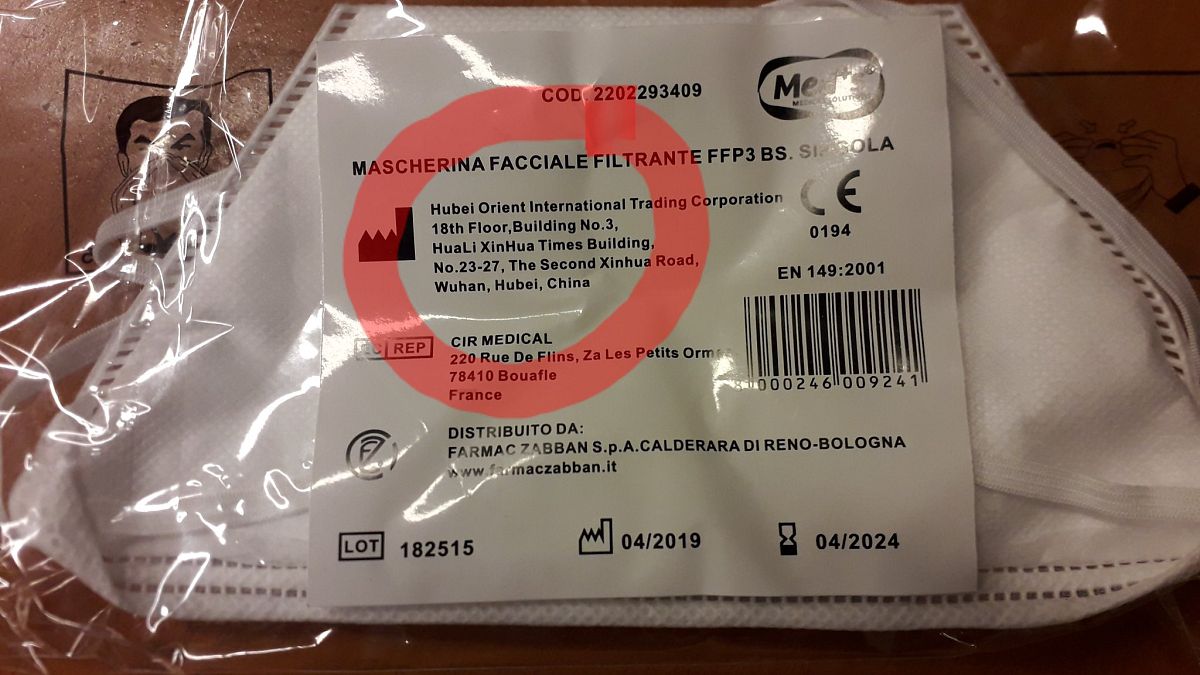 Coronavirus, in Italia mascherine fabbricate a Wuhan. "Ora è la Cina a chiedercele"